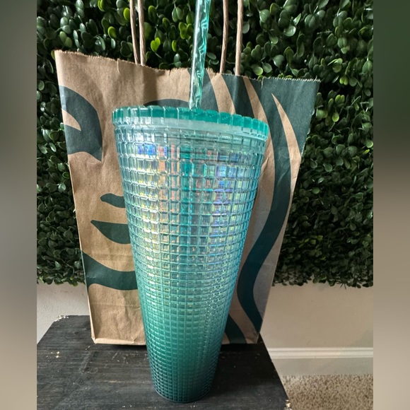 STARBUCKS VALENTINE HEART COLLECTION WITH ADDED STUDDED TUMBLER - Picture 9 of 14